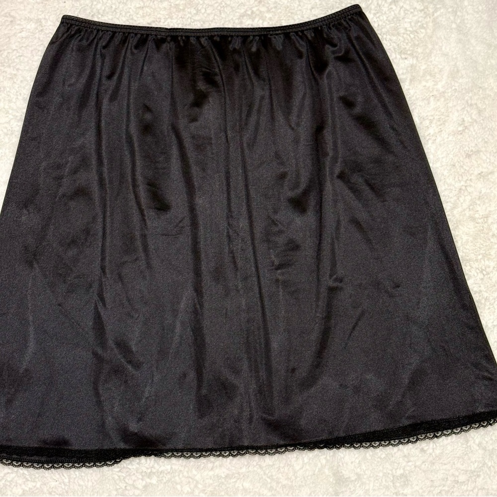 Vintage Y2K Vassarette Black Nylon Lace Hem Half Slip Lingerie EUC